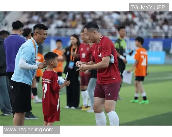 当足球巨星化身演员在绿茵与银幕间演绎双重人生