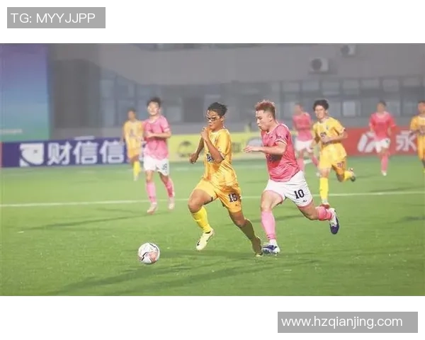 足球球星花式颠球炫技瞬间展示超强控球能力震撼全场